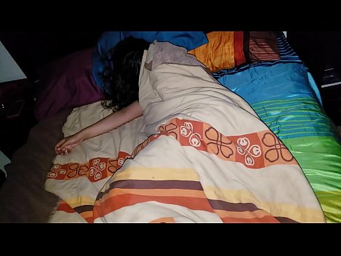 ❤️ Semeordea bere amaorde gazteari errieta egiten dio lo egiten duen bitartean. ❤ Sexu bideoa pornoan eu.wassell.ru ❌️